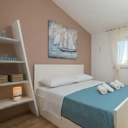 Casa de Férias Navigare With Swimming Pool Kaštela