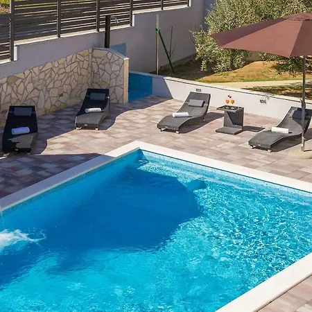Navigare With Swimming Pool Kaštela