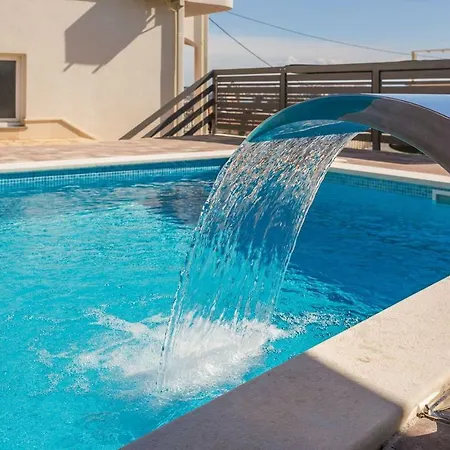 Navigare With Swimming Pool Casa de Férias *