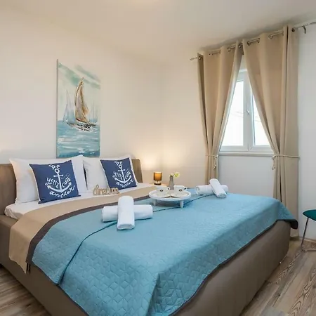 Navigare With Swimming Pool